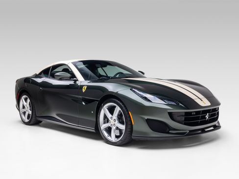 Certified 2019 Ferrari Portofino RWD image 13
