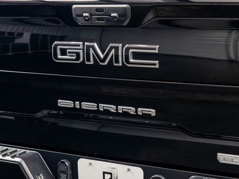 Used 2024 GMC Sierra 1500 Elevation w/ LPO, Elevation Black Package AWD/4WD image 18