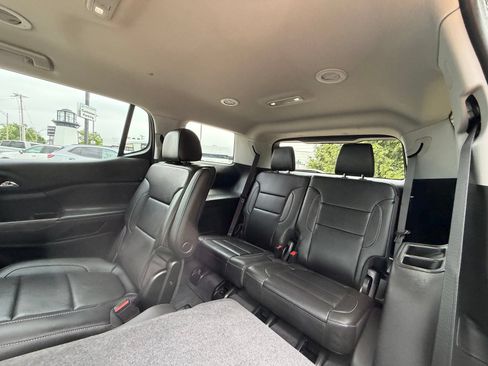 Used 2023 GMC Acadia SLT FWD image 21