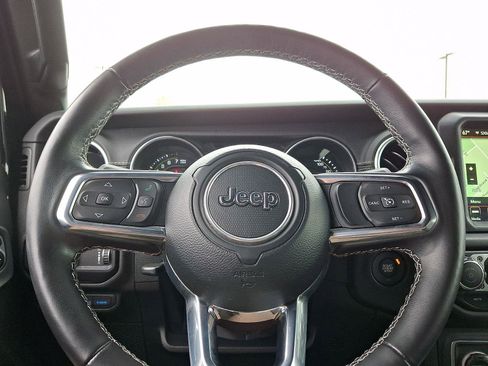 Used 2023 Jeep Wrangler Sahara w/ Cold Weather Group image 18