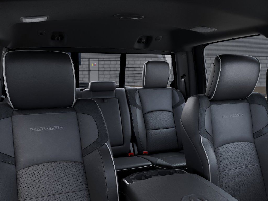 New 2025 RAM 3500 Laramie AWD/4WD image 27