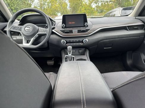 Used 2026 Nissan Altima 2.5 SV FWD image 41