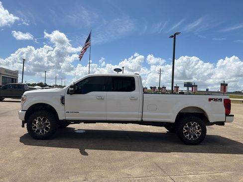 Used 2022 Ford F350 Lariat w/ Lariat Ultimate Package AWD/4WD image 2