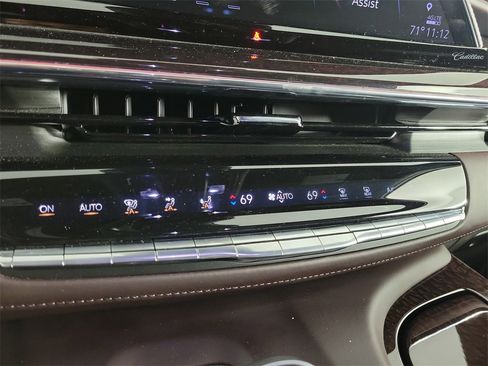 Certified 2023 Cadillac Escalade Premium Luxury Platinum w/ Heavy-Duty Trailer Package image 29