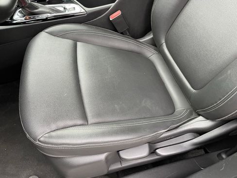 Used 2024 Buick Encore GX Sport Touring image 25