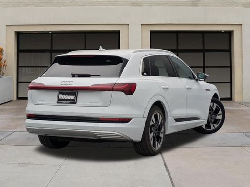 Used 2023 Audi e-tron Premium Plus w/ Premium Plus Package AWD/4WD image 3