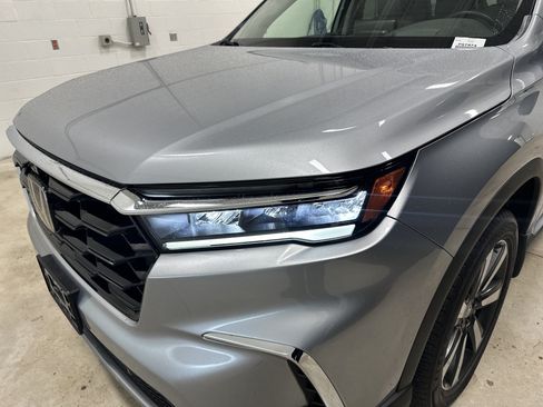 Used 2023 Honda Pilot Elite image 6