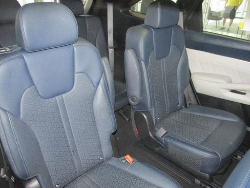 Used 2022 Kia Sorento SX Prestige w/ Panoramic Sunroof Package image 35