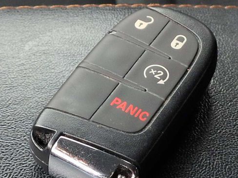 Used 2020 Jeep Compass Limited image 35