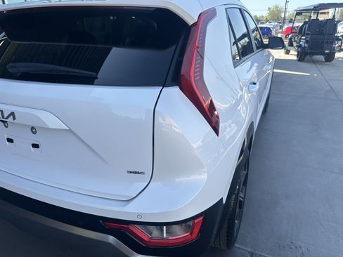 Used 2023 Kia Niro EX Touring image 13