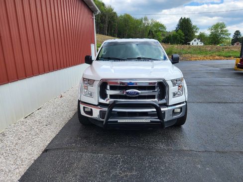 Used 2015 Ford F150 XLT w/ Equipment Group 301A Mid AWD/4WD image 4