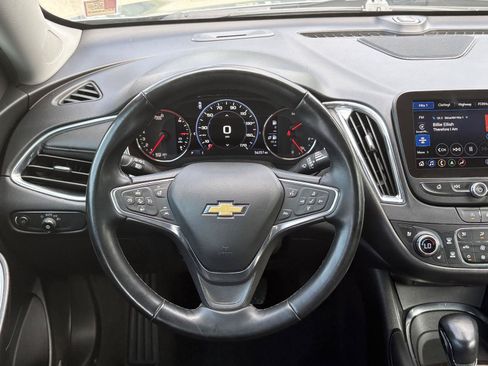 Used 2024 Chevrolet Malibu LT FWD image 9