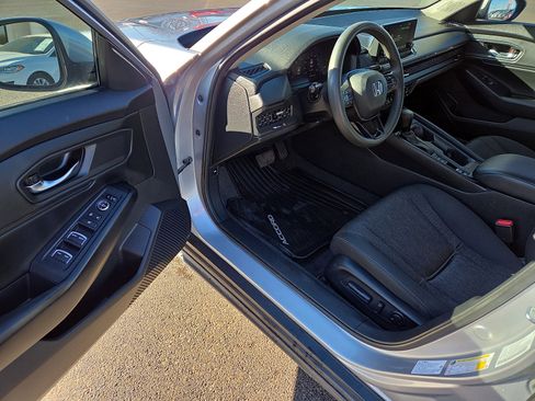 Used 2023 Honda Accord EX image 10