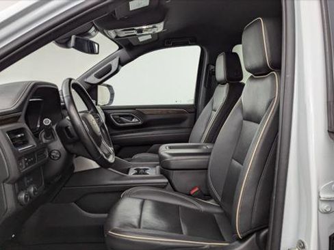 Used 2023 Chevrolet Suburban Premier image 14