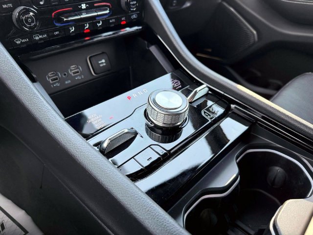 Used 2023 Jeep Grand Cherokee L Overland AWD/4WD image 31
