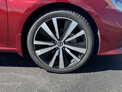 Used 2020 Nissan Altima 2.5 SR w/ Premium Package image 31