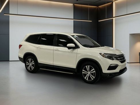 Used 2018 Honda Pilot EX image 8
