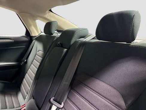 Used 2020 Ford Fusion SE FWD image 24