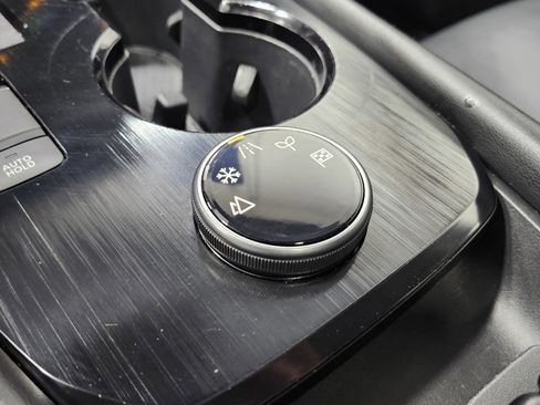 Used 2023 Nissan Rogue SL w/ SL Premium Package image 10