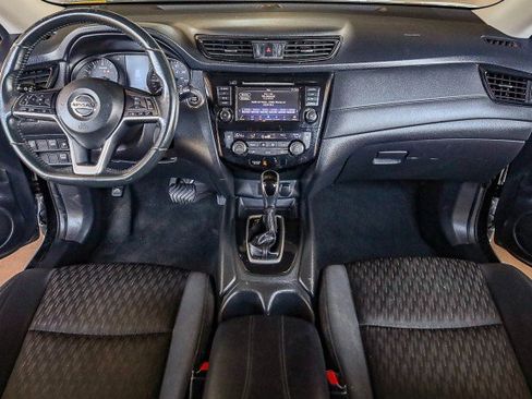 Used 2018 Nissan Rogue SV image 34