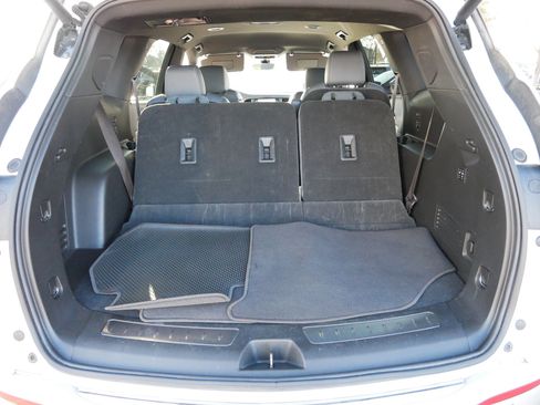 Used 2024 Buick Enclave Premium image 18