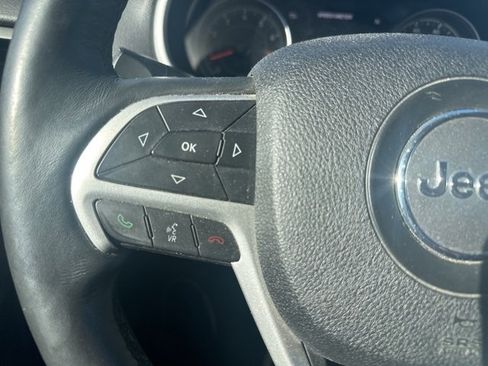 Used 2015 Jeep Cherokee Trailhawk w/ Cold Weather Group image 12