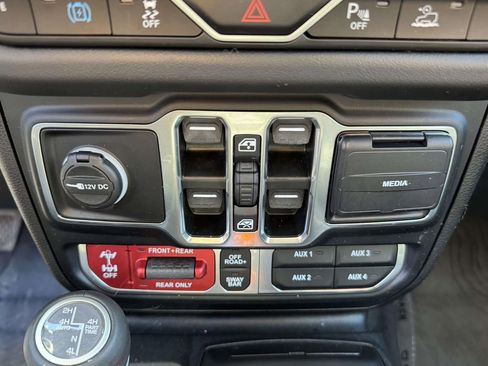 Used 2024 Jeep Wrangler Unlimited Rubicon 4xe image 19