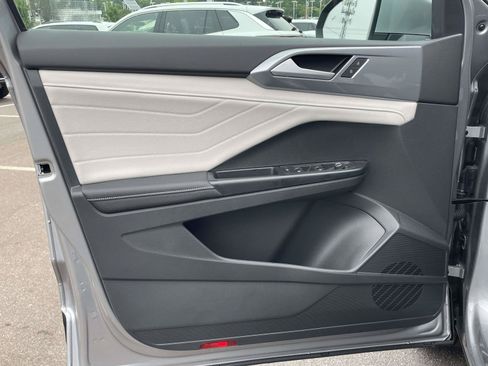 New 2026 Volkswagen Taos SEL AWD/4WD image 14