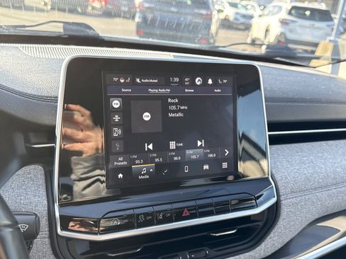 Used 2022 Jeep Compass Latitude w/ Convenience Group image 19