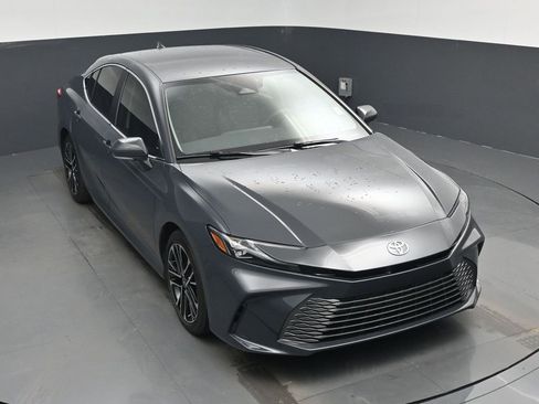 Used 2025 Toyota Camry XLE image 35