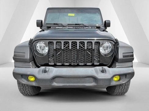 Used 2021 Jeep Gladiator Sport AWD/4WD image 2