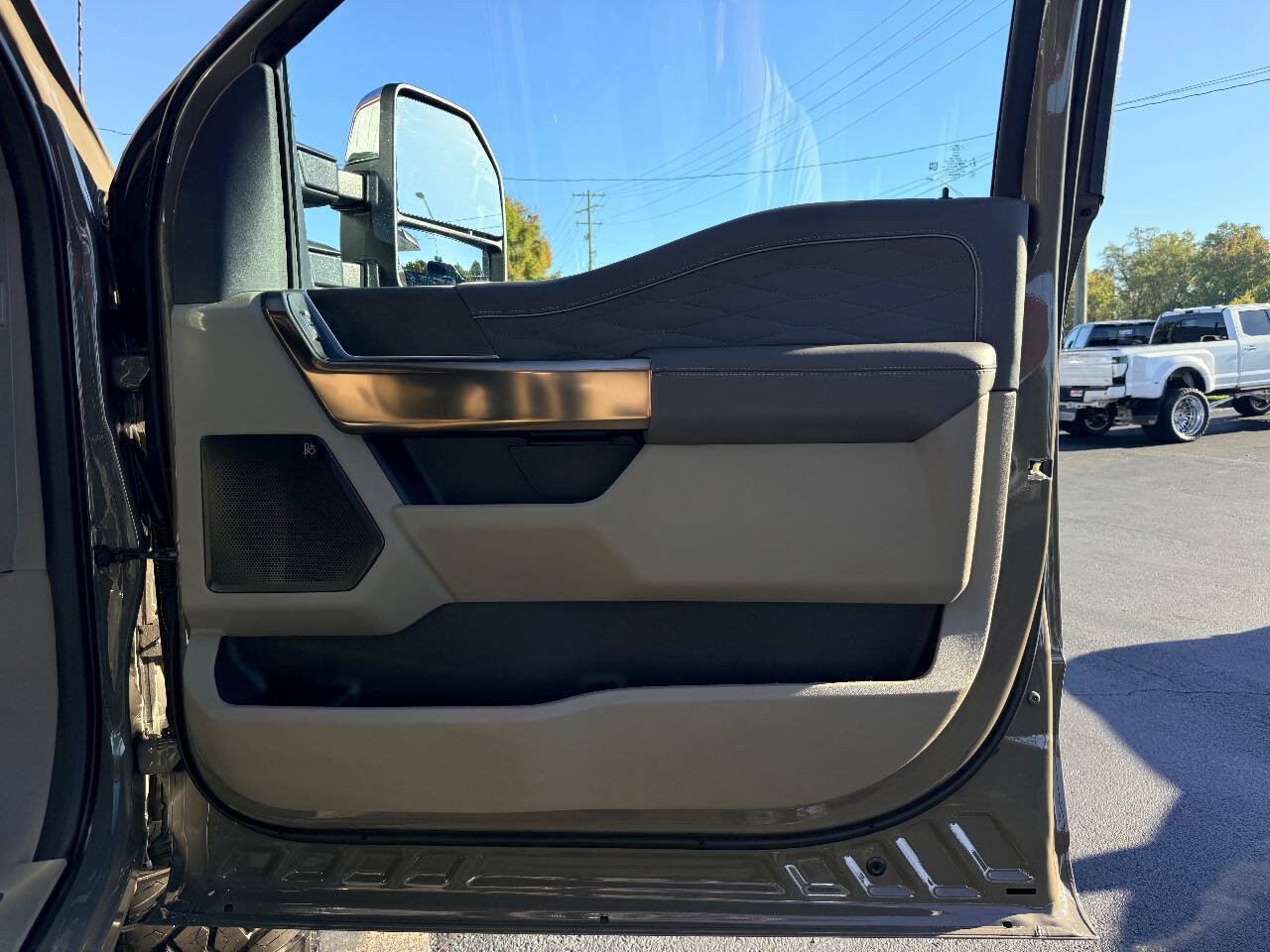 Used 2027 Ford F450 Platinum w/ Platinum Plus Package AWD/4WD image 40