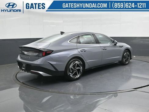 New 2026 Hyundai Sonata SEL image 2