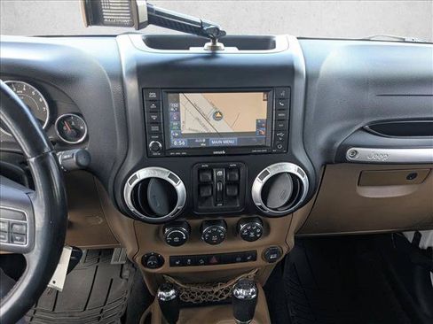 Used 2012 Jeep Wrangler Unlimited Sahara w/ Connectivity Group AWD/4WD image 12