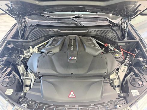 Used 2017 BMW X5 M image 45