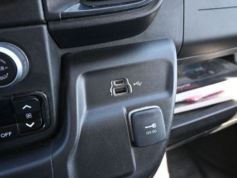 Used 2023 RAM ProMaster 2500 image 31