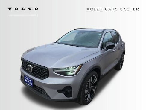 New 2026 Volvo XC40 B5 Plus w/ Climate Package AWD/4WD image 3