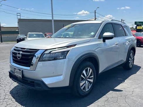 Certified 2025 Nissan Pathfinder SL FWD image 7