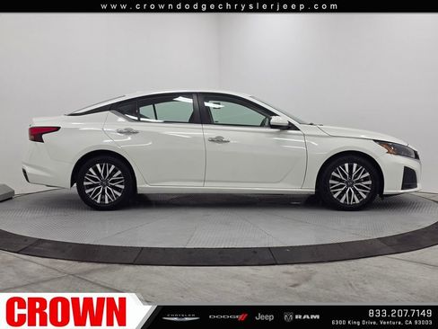 Used 2023 Nissan Altima 2.5 SV image 8