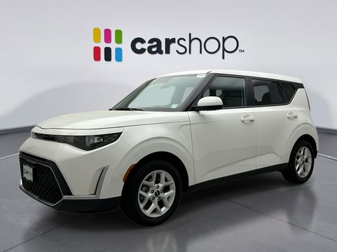Used 2023 Kia Soul LX w/ LX Technology Package FWD image 1
