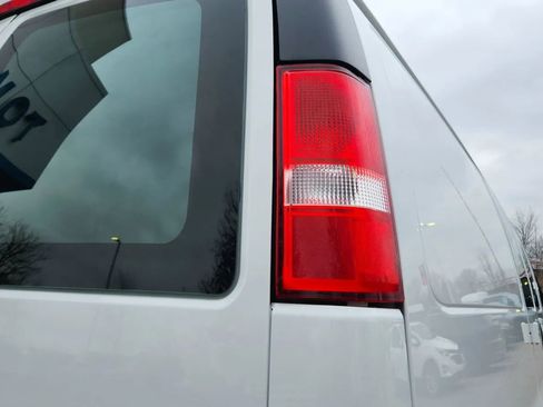 Used 2024 Chevrolet Express 2500 w/ Driver Convenience Package image 11