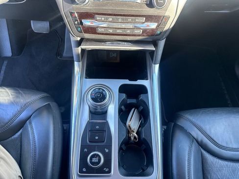 Used 2020 Ford Explorer Platinum w/ Premium Technology Package image 15