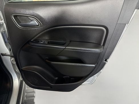 Used 2017 GMC Canyon SLE image 27