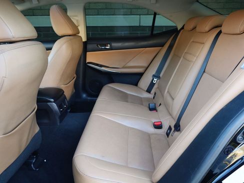 Used 2015 Lexus IS 250 w/ Premium Package RWD image 21