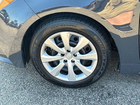 Used 2024 Toyota Corolla LE FWD image 43