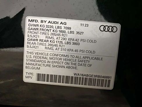 Used 2024 Audi Q8 e-tron Prestige w/ Prestige Package image 79