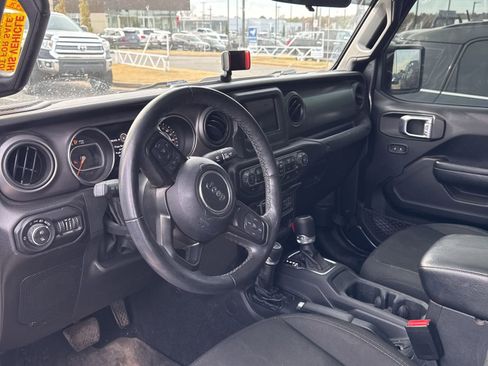 Used 2022 Jeep Gladiator Sport image 5