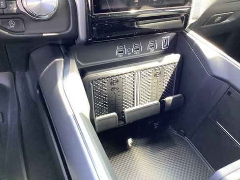 New 2026 RAM 1500 Laramie w/ Night Edition AWD/4WD image 19