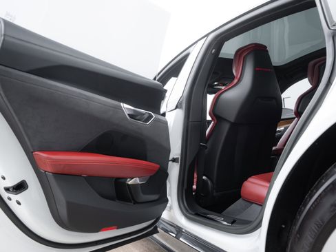 Used 2023 Audi e-tron GT Prestige w/ Prestige Package image 33