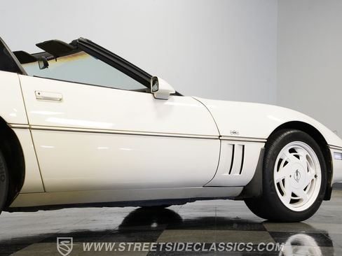 Used 1988 Chevrolet Corvette Coupe RWD image 29